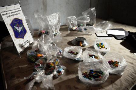Desbaratan la cocina de “Doña Adriana”: producían cocaína, pasta base y marihuana en Avellaneda y la distribuían en todo el sur del conurbano 