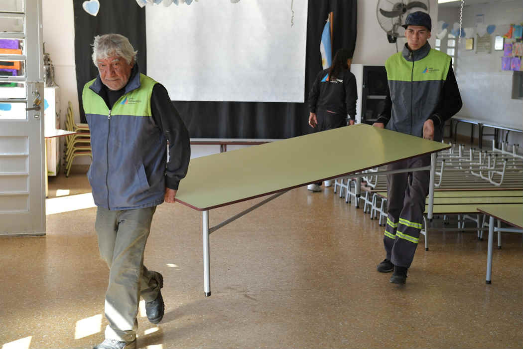 San Fernando entregó mobiliario para acondicionar el Jardín Provincial N° 910 