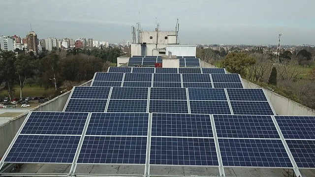 El Hospital Central de San Isidro incorporó paneles solares para generar energía renovable