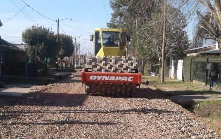 Avanzan las mejoras en calles de Derqui