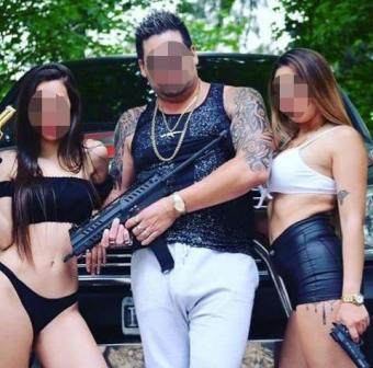 Cayó banda narco en Moreno con autos de alta gama, drogas, armas, un fanatismo por Pablo Escobar