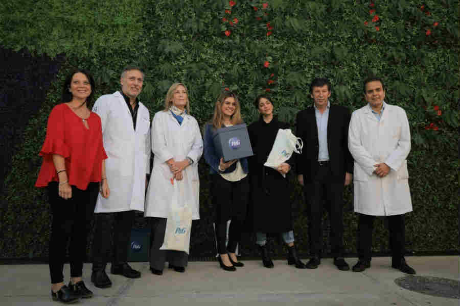 Tini Stoessel visitó el nuevo Hospital Materno Infantil de San Isidro