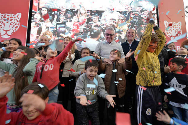 Julio Zamora inauguró la plaza renovada N°44 “Daniel María Cazón” en Tigre centro