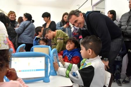 San Martín entregó 765 tablets a jardines de infantes