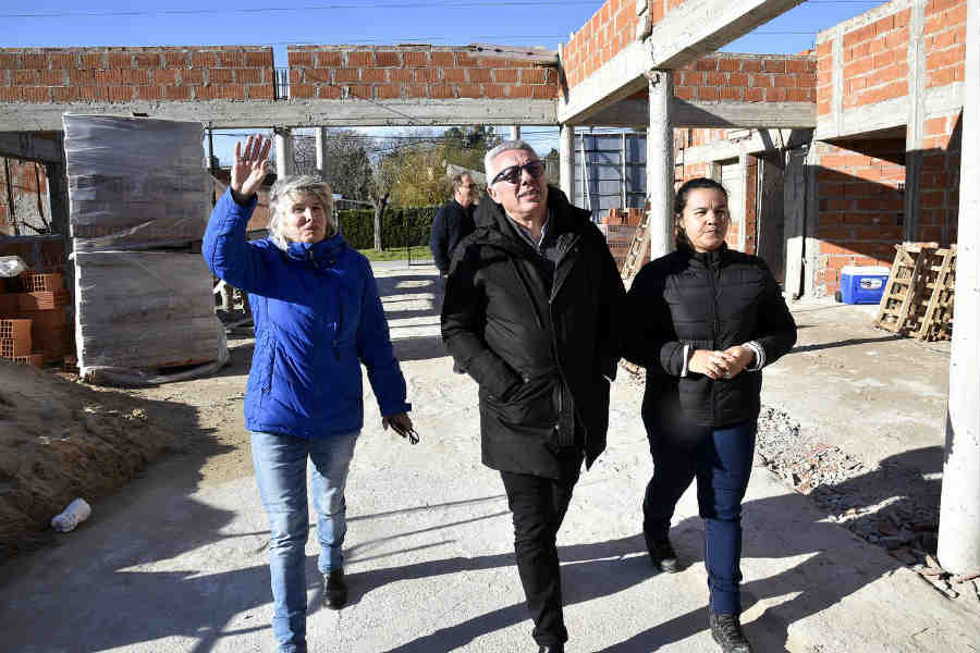 En el barrio El Prado, el intendente Julio Zamora supervisó los avances de la institución educativa que construye el Municipio con fondos propios.
