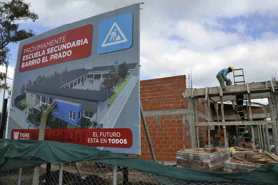 En el barrio El Prado, el intendente Julio Zamora supervisó los avances de la institución educativa que construye el Municipio con fondos propios.