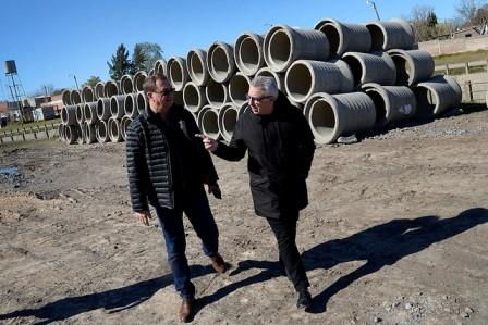 Julio Zamora supervisó obras de inversión municipal en Benavídez y dialogó con los vecinos 