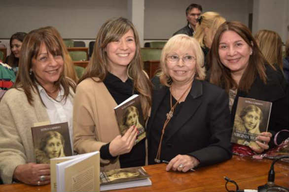 Estela Garrido y Virginia Woolf, una noche de mujeres en el HCD de San Isidro