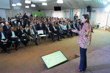 Vidal reunió a 300 funcionarios de su gabinete y les pidió “no bajar los brazos” de cara a octubre