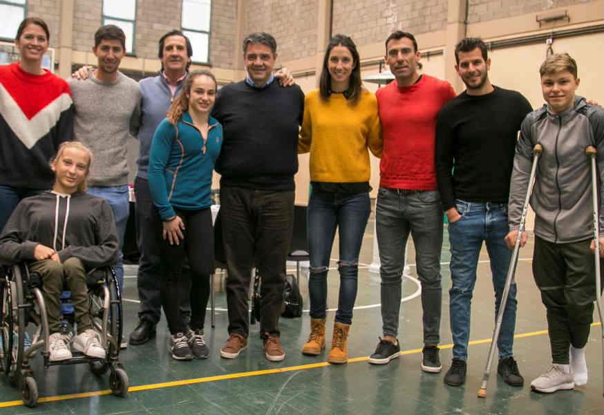 Jorge Macri recibió a deportistas de Vicente López que compitieron en los Juegos Panamericanos