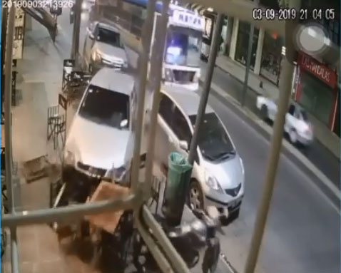 Un colectivo pudo haber causado una tragedia en Don Torcuato