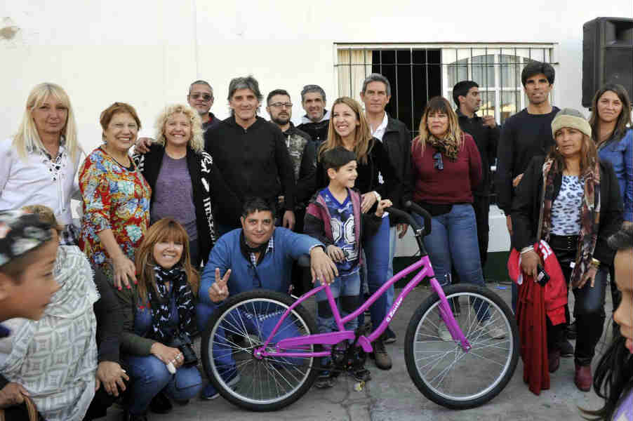 Más de 300 niñas y niños de Rincón de Milberg celebraron su día en el Club Juventud Más de 300 niñas y niños de Rincón de Milberg celebraron su día en el Club Juventud