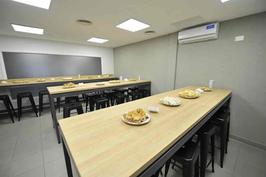 Julio Zamora inauguró en el Palacio Municipal de Tigre el nuevo comedor para empleados