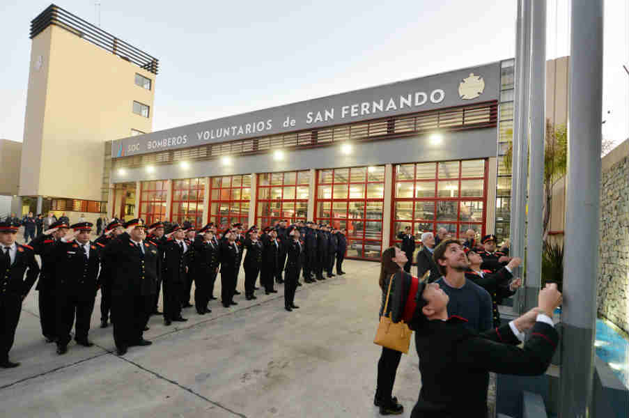 Los Bomberos de San Fernando festejaron el  segundo aniversario de su cuartel central