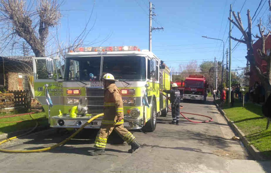 Un incendio afectó a dos casas en General Pacheco 