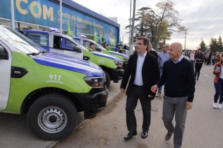 Ducoté y Ritondo entregaron nuevos móviles al comando de patrullas de Pilar