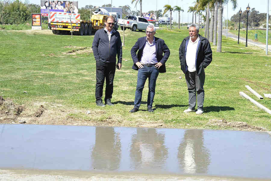 Julio Zamora supervisó la construcción de una nueva senda aeróbica en Rincón de Milberg