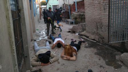 “Se vende esta casa”, así avisaban que había droga una banda desarticulada en Quilmes: hay cuatro detenidos