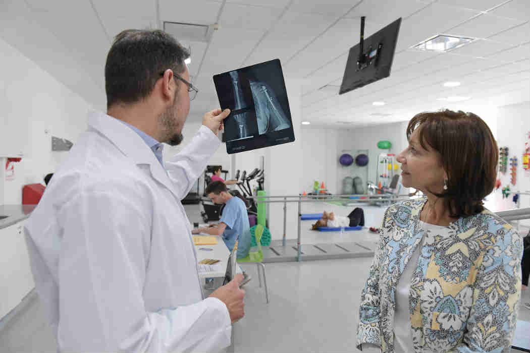 Alicia Aparicio recorrió el área de kinesiología del Hospital Municipal de San Fernando y contó su experiencia Alicia Aparicio recorrió el área de kinesiología del Hospital Municipal de San Fernando y contó su experiencia