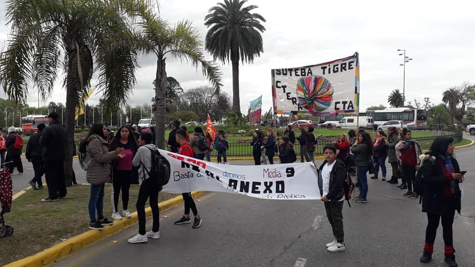 Cortan la rotonda de acceso a Tigre en reclamo por el anexamiento de escuelas secundarias