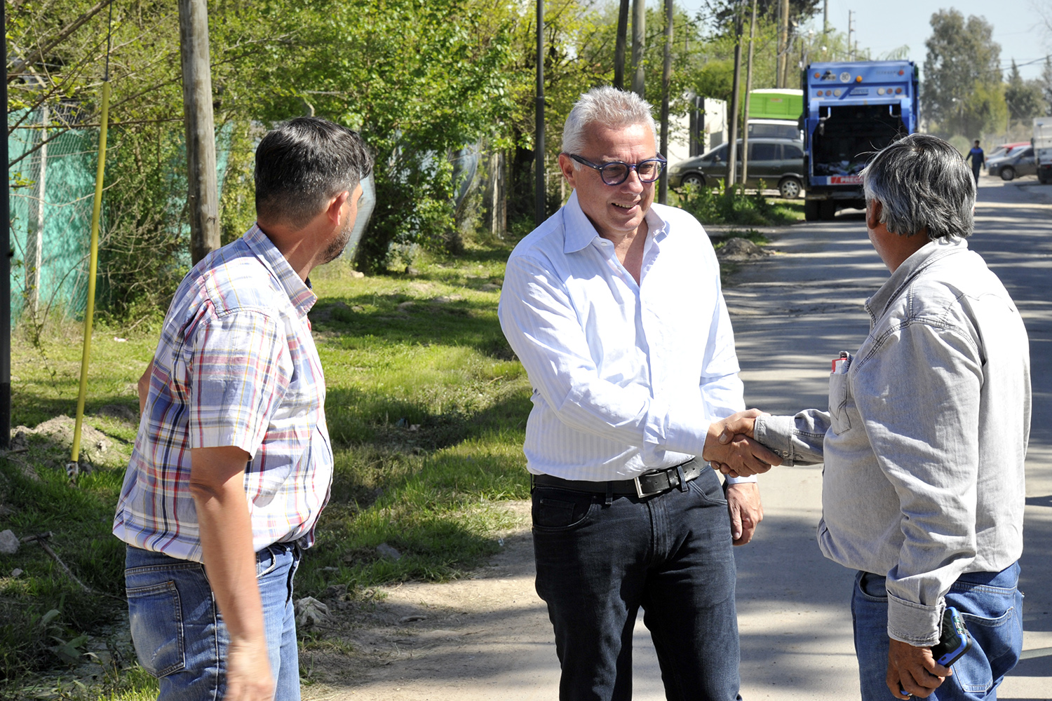 Julio Zamora caminó Benavídez y escuchó las necesidades de los vecinos