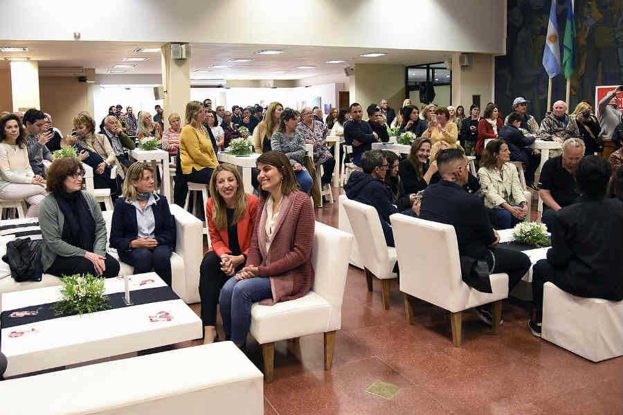 El Honorable Concejo Deliberante (HCD) de Tigre abrió una nueva edición de la Muestra de Arte de Vecinos, en la que expusieron más de 20 artistas diversas localidades de la ciudad.