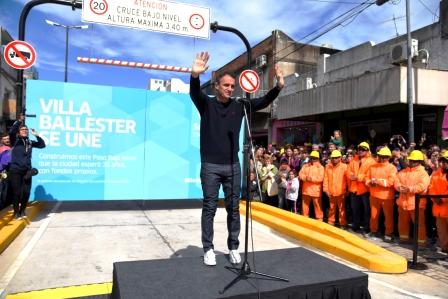  el intendente Gabriel Katopodis presentó el túnel construido con el aporte de vecinas y vecinos, para mejorar el tránsito y la seguridad vial en la zona.
