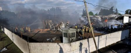 feroz incendio en la plata química de Benavidez
