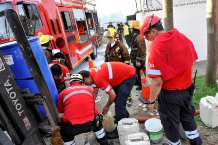 feroz incendio en la plata química de Benavidez