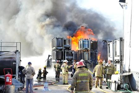 feroz incendio en la plata química de Benavidez