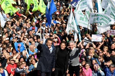 Sergio Massa, encabezó un acto en la ciudad de Junín junto al candidato a gobernador de la Provincia de Buenos Aires, Axel Kicillof y el candidato a intendente local Mario Meoni. 