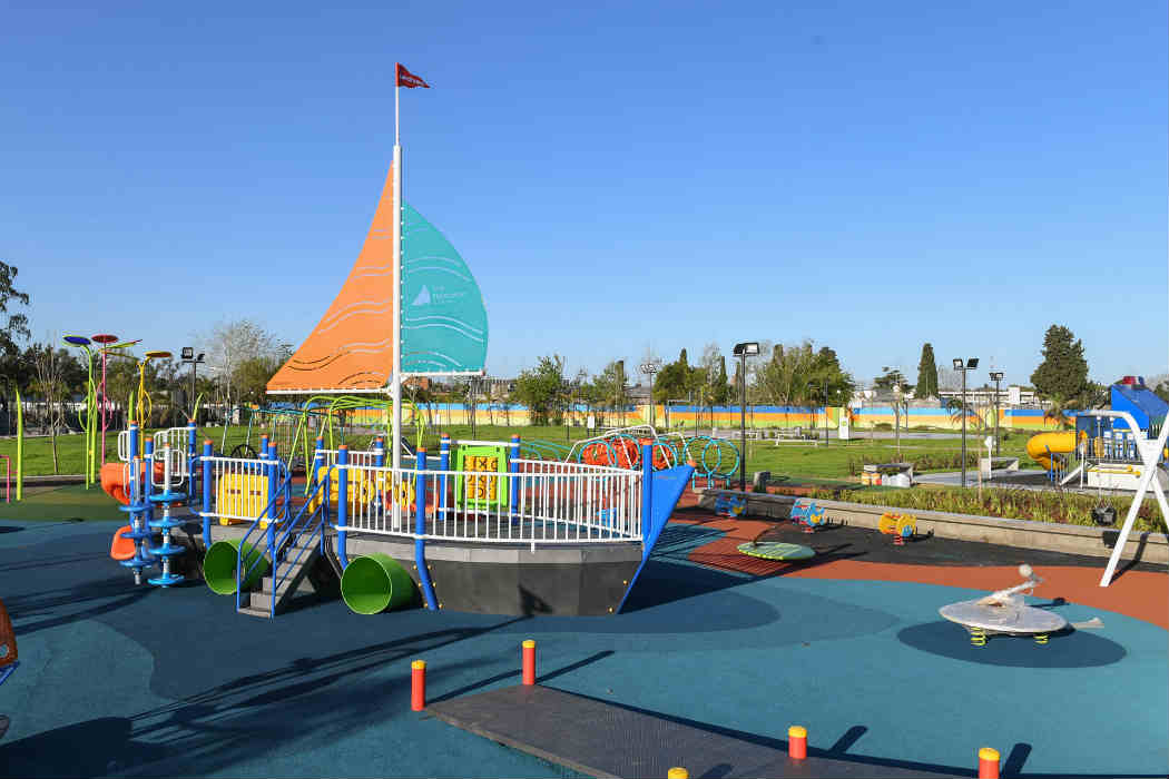 Andreotti recorrió la obra de ampliación del Parque del Bicentenario