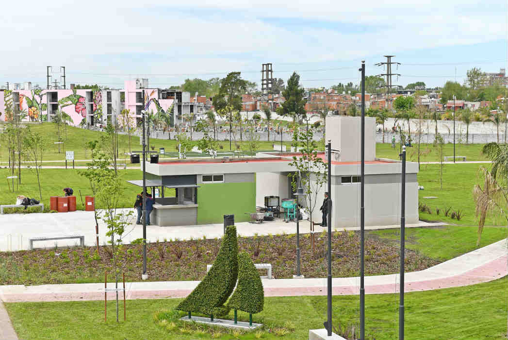 Andreotti recorrió la obra de ampliación del Parque del Bicentenario