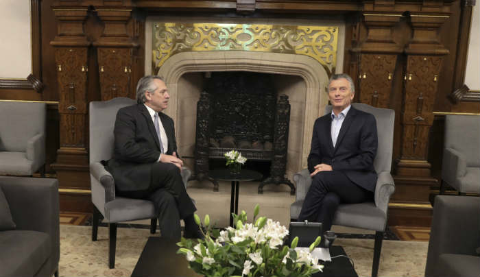 Macri y Fernández iniciaron la transición de mando con un encuentro a solas en Casa Rosada