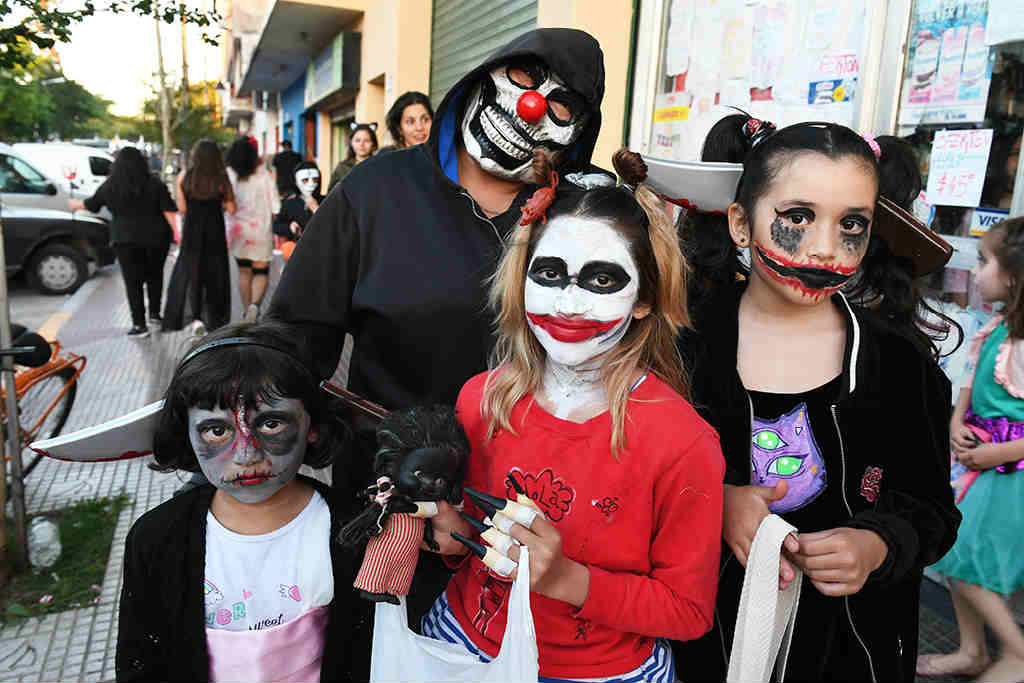 El barrio Fate de San Fernando festejó Halloween 