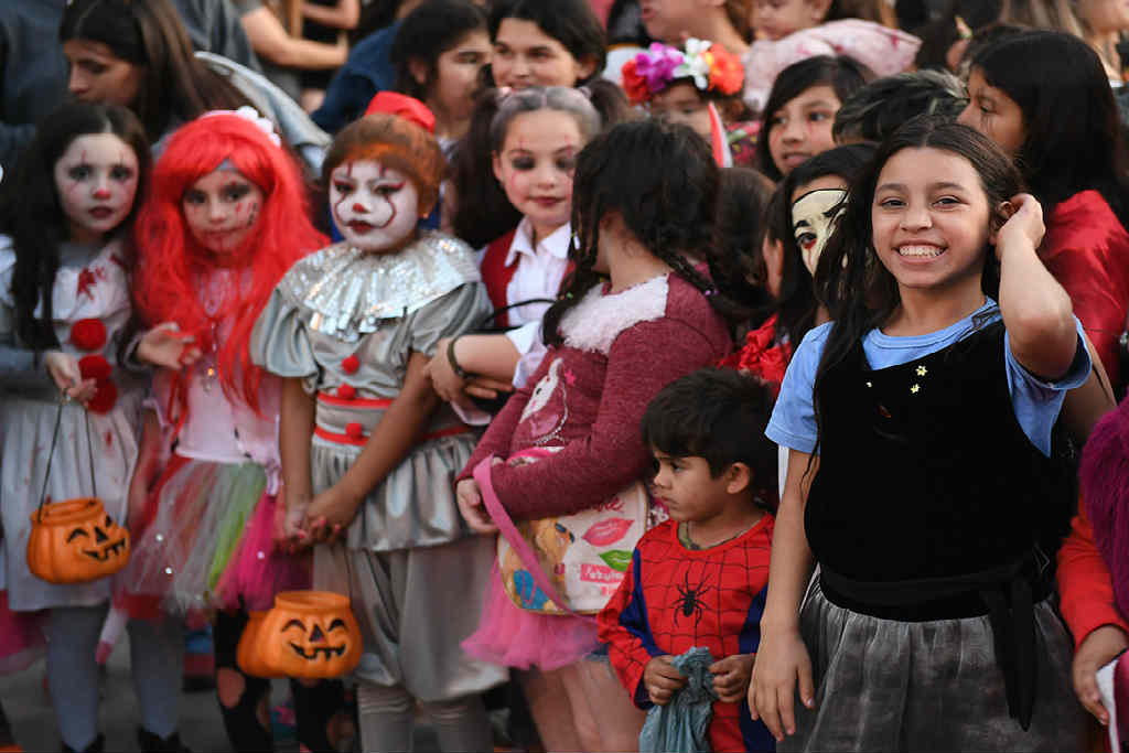 El barrio Fate de San Fernando festejó Halloween 