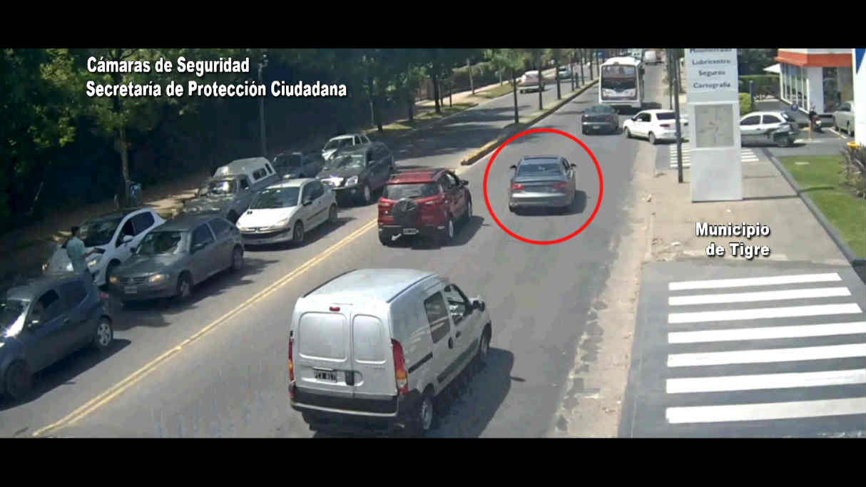 Impresionante persecución y vuelco y detención en Tigre