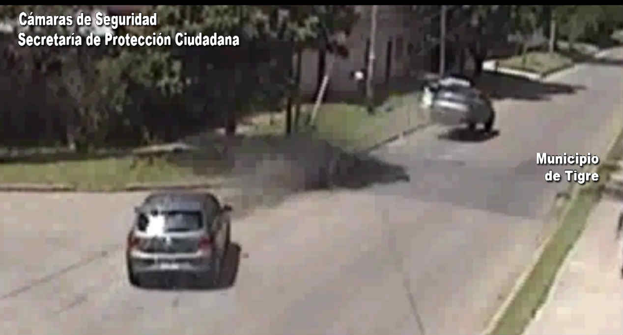 Impresionante persecución y vuelco y detención en Tigre