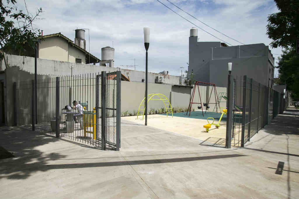 Jorge Macri recorrió la renovada Plazoleta Posadas de Munro