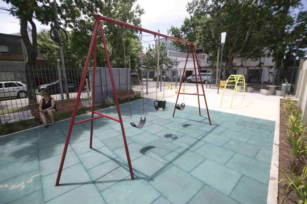 Jorge Macri recorrió la renovada Plazoleta Posadas de Munro