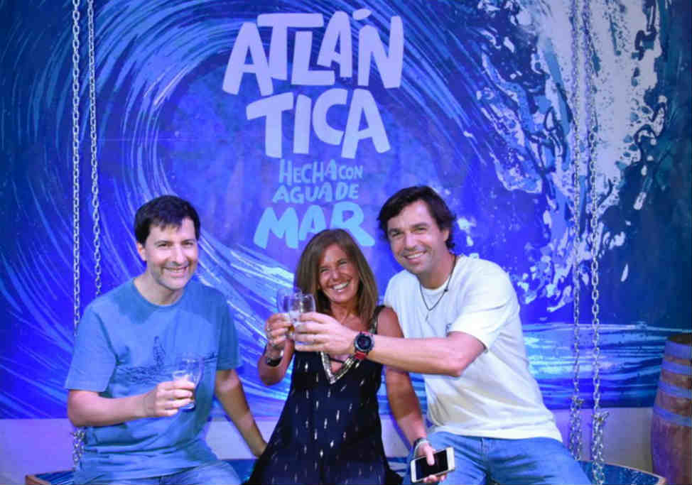 Antares presenta Atlántica, la primera cerveza argentina elaborada a partir de agua de mar. Estará disponible en todos los locales del país desde el jueves 28 de noviembre. 
