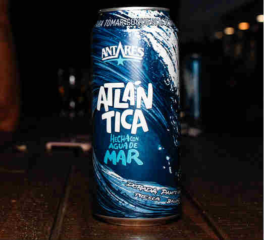 Antares presenta Atlántica, la primera cerveza argentina elaborada a partir de agua de mar. Estará disponible en todos los locales del país desde el jueves 28 de noviembre. 
