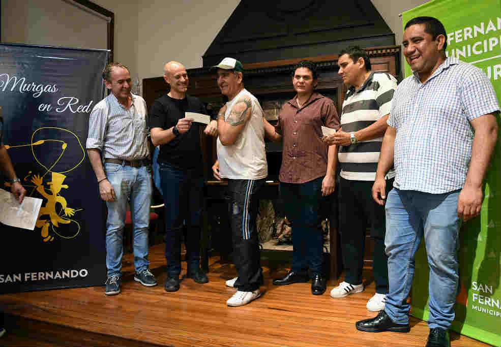 El municipio de San Fernando organizó un acto de reconocimiento donde se le hizo entrega de ayudas económicas por 68 mil pesos a cada conjunto barrial.