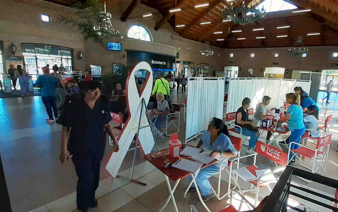 Tigre realizó testeos gratuitos y un mural para concientizar por el Día Mundial de la Lucha contra el Sida
