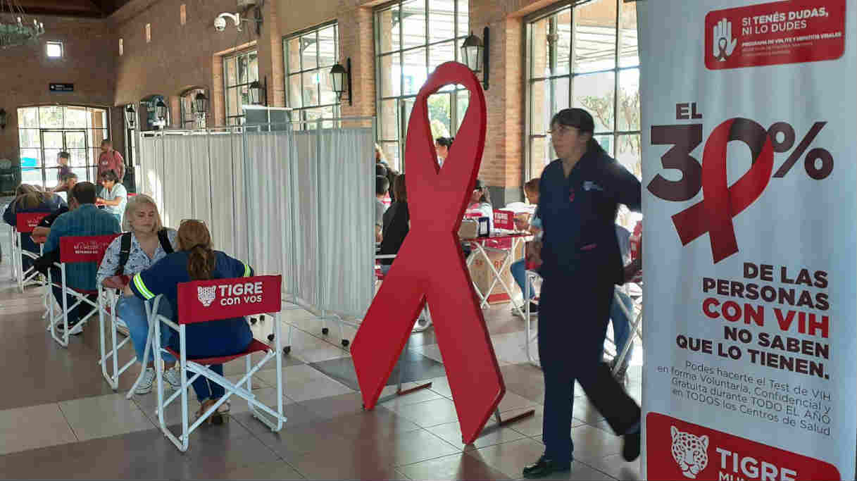 Tigre realizó testeos gratuitos y un mural para concientizar por el Día Mundial de la Lucha contra el Sida