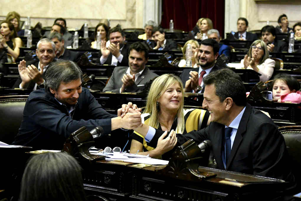 El líder del Frente Renovador, Sergio Massa, fue coronado hoy como nuevo presidente de la Cámara de Diputados, prometió “abrir el Congreso” e invitó a “recorrer el camino de los acuerdos y la construcción de políticas de Estado”.
