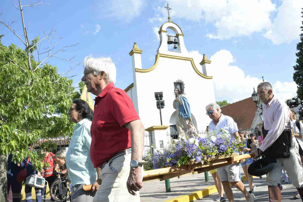 Miles de personas acompañaron al Municipio de Tigre en la celebración por el Día de la Virgen, patrona del distrito, en el 70° aniversario de la Procesión Náutica. 