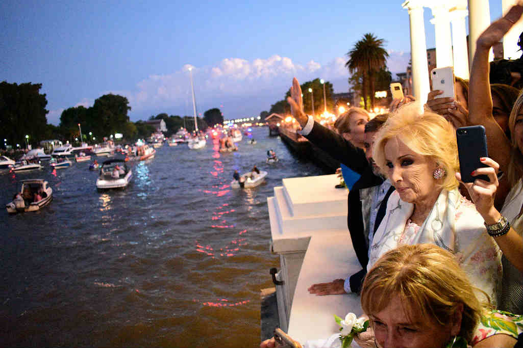 Miles de personas acompañaron al Municipio de Tigre en la celebración por el Día de la Virgen, patrona del distrito, en el 70° aniversario de la Procesión Náutica. 