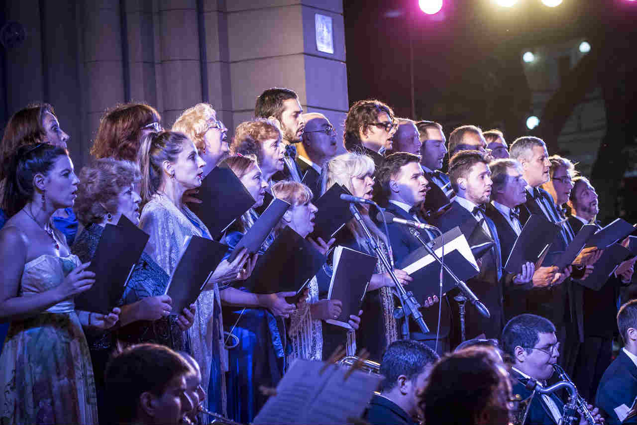 Concierto de villancicos frente a la Catedral de San Isidro