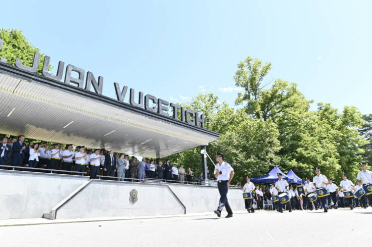 Sergio Berni encabezó el acto por el 139 aniversario de la Policía de la provincia de Buenos Aires
